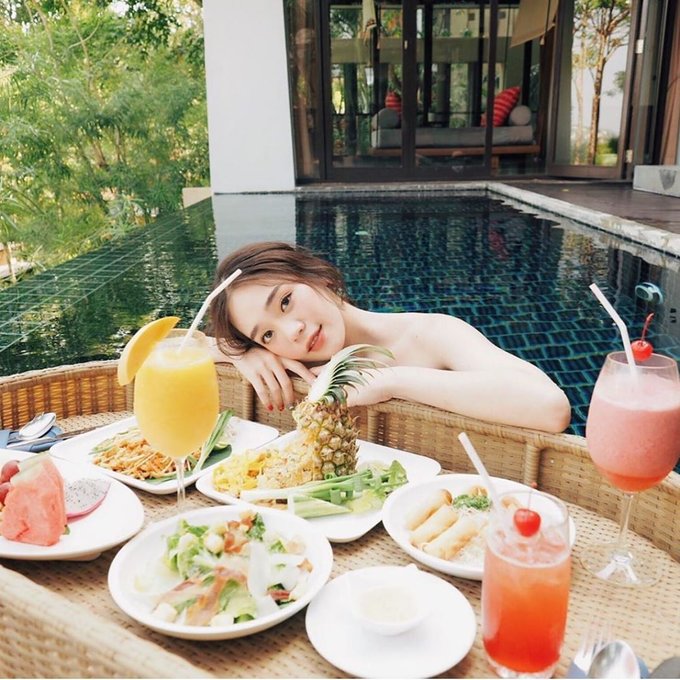 ชี้เป้า! ที่พักวิวทะเลมีบริการอาหารเช้าลอยน้ำหรือ Floating Breakfast ในไทย  ไม่ต้องไปไกลถึงบาหลี! - Klook Blog