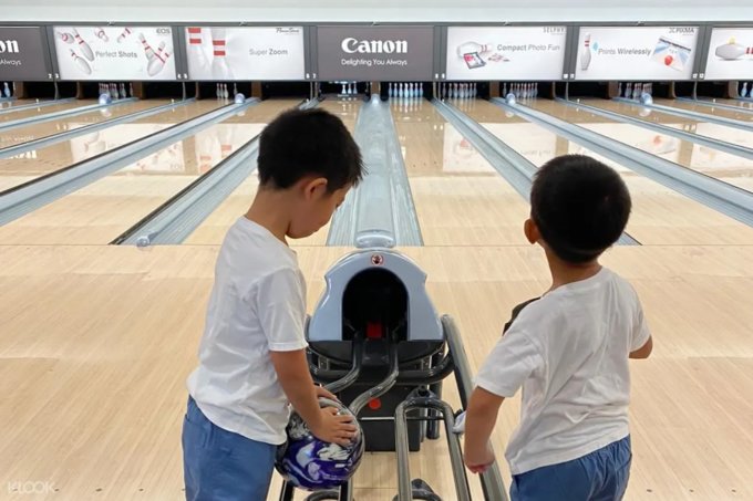 10 Best Bowling Alleys In Singapore For Cosmic Bowling More Klook Travel Blogklook Travel