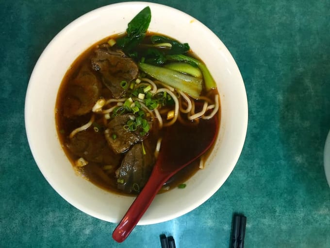 mì thịt bò là món ăn đài bắc nên thử