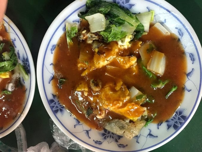hàu chiên trứng là món ăn đài bắc nên thử