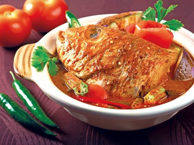 Cà ri đầu cá là một trong 30 món ăn ở singapore phải thử