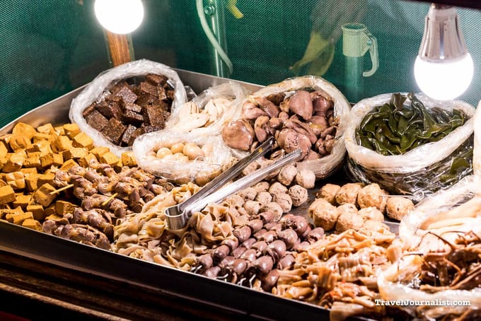 thưởng thức các món ăn từ rắn ở huaxi, một trong những chợ đêm ở đài loan
