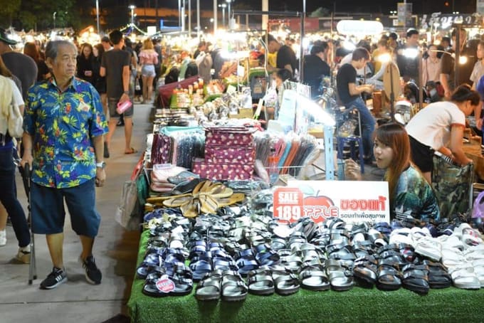 chợ đêm hua mum là một trong những khu chợ đường phố ở bangkok