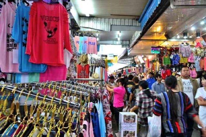chợ sáng pratunam là một trong những khu chợ đường phố ở bangkok