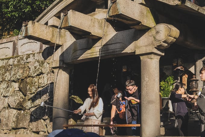 thác thiêng tại chùa kiyomizu