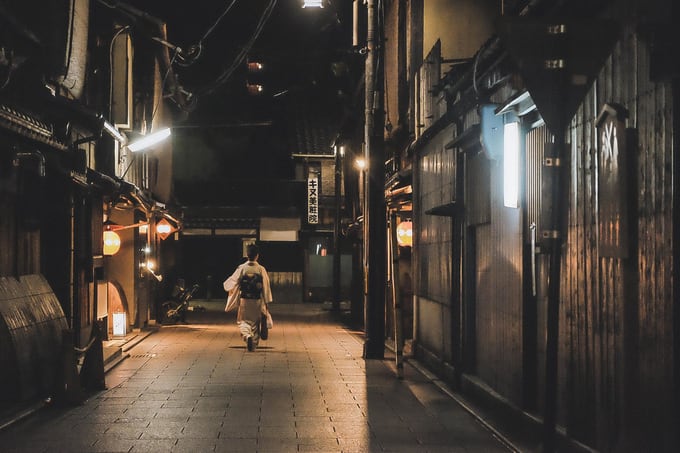 geisha trên phố cổ gion