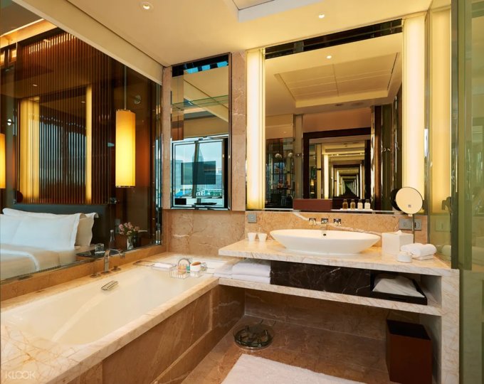 Hotels With Huge Luxurious Bathtubs In Singapore For You
