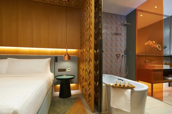 Hotels With Huge Luxurious Bathtubs In Singapore For You To Soak Your ...