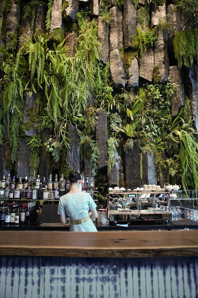 SHANGRILA HOTEL SINGAPORE LOBBY BAR