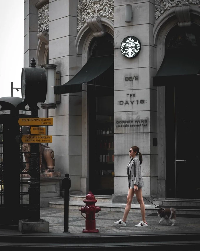 Starbucks Davis Hotel Bangkok