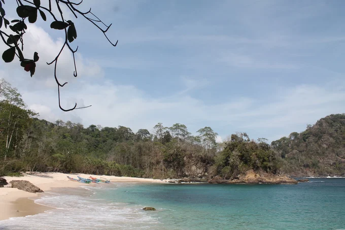 Green Bay atau Teluk Hijau Banyuwangi