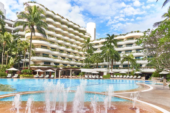 SG Shangri-La Hotel Swimming Pool