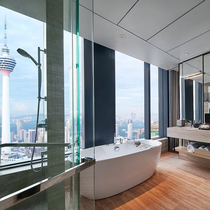 14 Hotels In Malaysia With Amazing Bathtubs For You To Soak Your - Hotel With Jacuzzi In Room Kl
