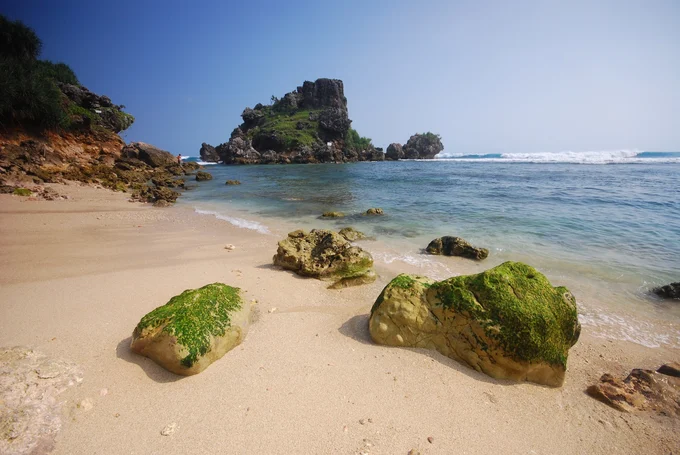 Pantai Nglambor - Wisata Alam Jogja