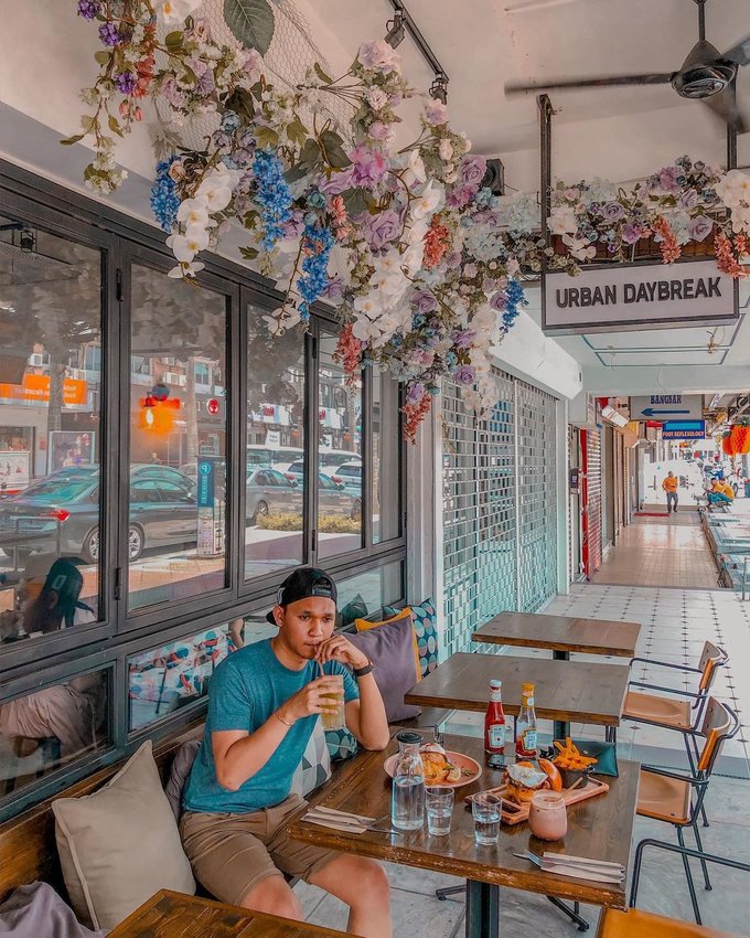 9 Aesthetic Floral-Themed Cafes & Restaurants In KL & PJ 2021: Dine With  Pretty Flowers & Delicious Food - Klook Travel Blog