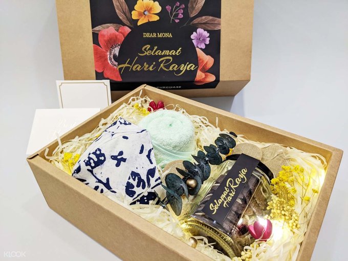 20 Perfect Gift Sets For Raya 2021 Unique Hampers Kuih Raya Snacks More Klook Travel Blogklook Travel