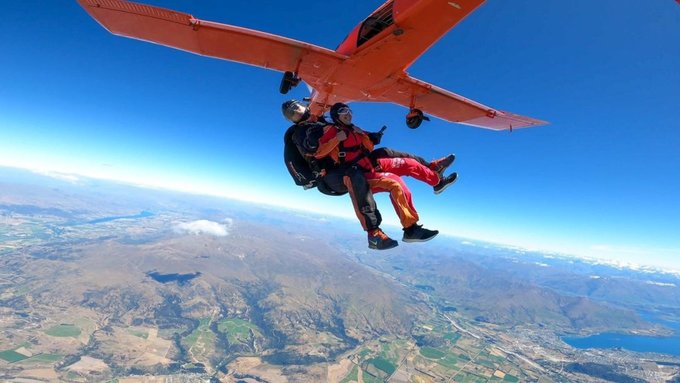Take the plunge and experience freefall from up to 15,000 feet! Image credits: @skydivewanaka