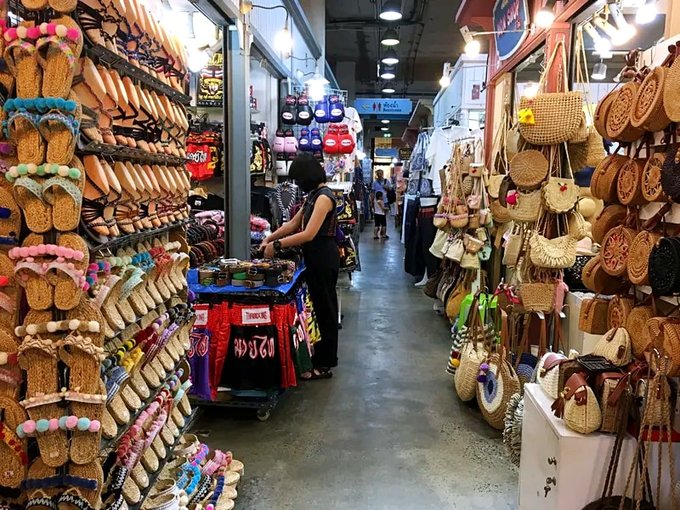Shop 'til you drop at these 19 night markets in Bangkok! - Klook