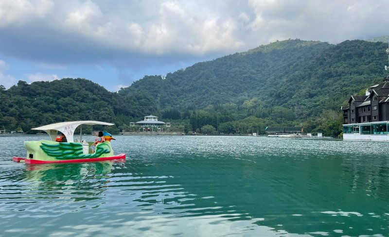 Sun Moon Lake Electric Boat, Canoe and Pedal Boat Experience in Nantou