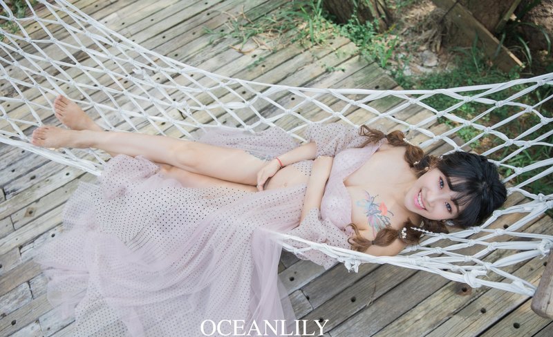 Miaoli｜Ocean Lily Wedding Dress Aesthetic Photography｜Pregnant woman. newborn photo
