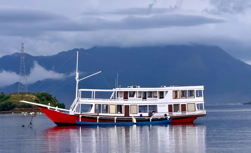 [Deluxe Phinisi] 3D2N King Cirox Phinisi Liveaboard from Labuan Bajo