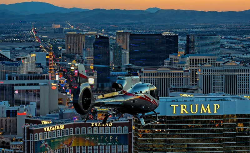 Savory Bites & Neon Lights Food Tour in Las Vegas
