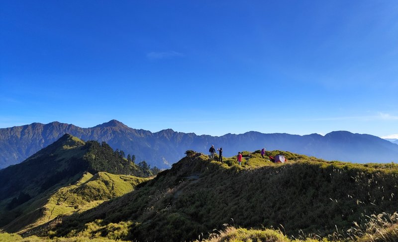 Nantou｜Three Peaks of Hehuan Mountain & Little Qilai Prairie 2 Days 1 Night Mountaineering Tour