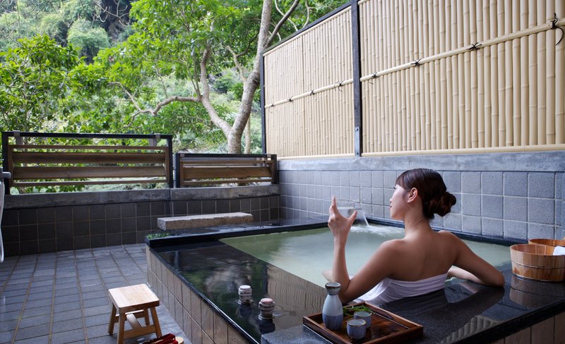 Wulai Spring Resort: Hotspring (Public or Private Bath)