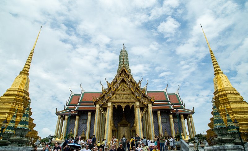 Bangkok Damnoen Saduak Floating Market and Grand Palace Half Day Trip by AK