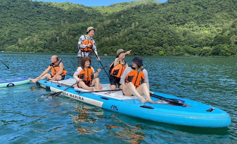 SUP Group Board Experience at Liyu Lake in Hualien