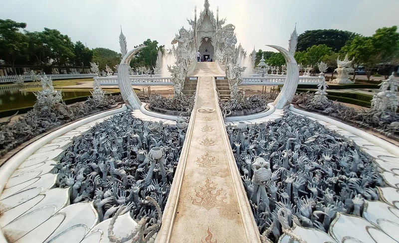 Chiang Rai White Black Blue Temple Full Day Tour from Chiang Mai
