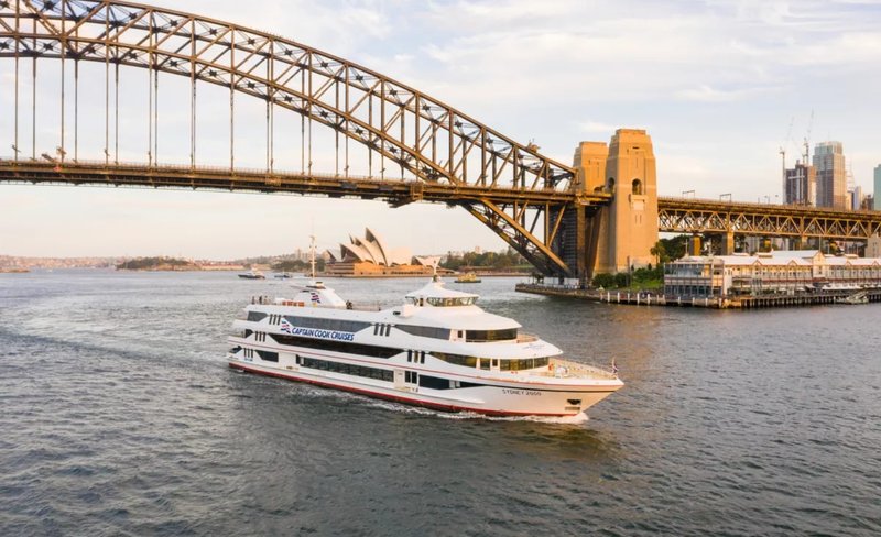 Starlight Dinner 2-Hour Cruise in Sydney