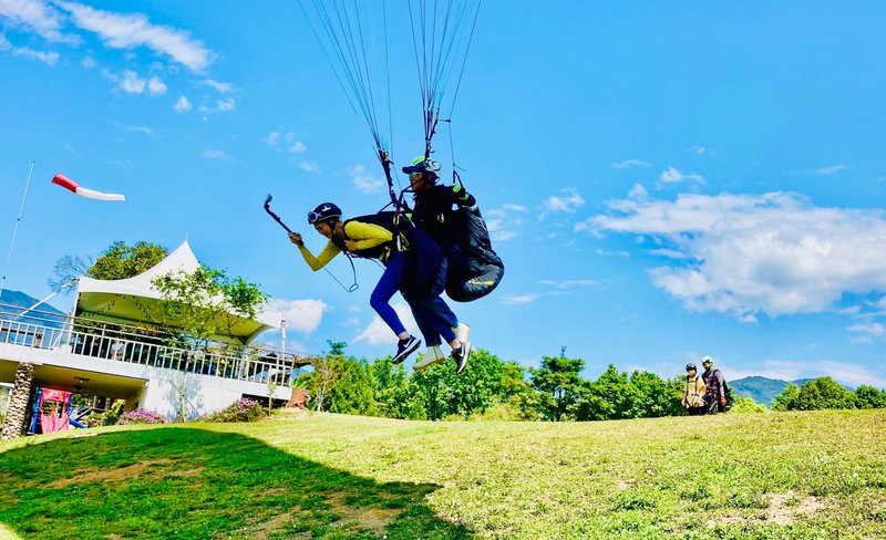 Paragliding Experience in Nantou
