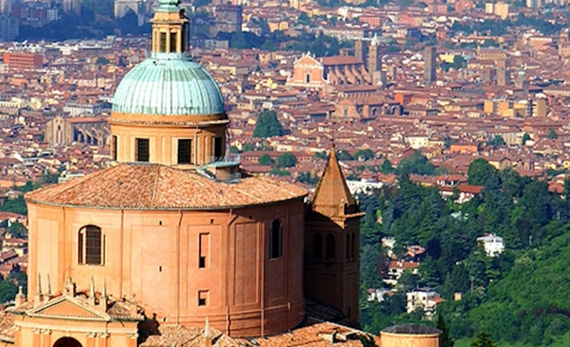 Bologna Clock Tower and Municipal Art Collections tour with tasting