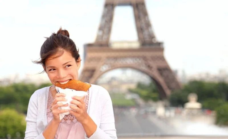 Paris Seine River Cruise Tour with Crepe Tasting near Eiffel Tower