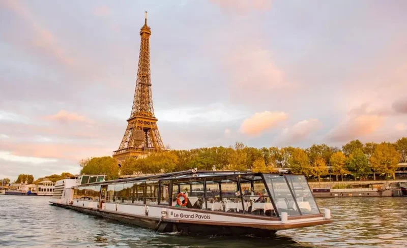 Seine River Cruise with Parisian Lunch or Dinner