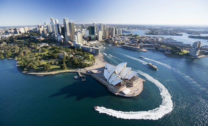 Sydney Harbour Hopper Sightseeing Cruise to Taronga Zoo