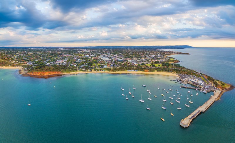 Mornington Peninsula Scenic Tour with Chocolate Tasting and Lunch