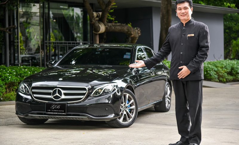 Bangkok Luxury Private Car Charter by GB Limousine
