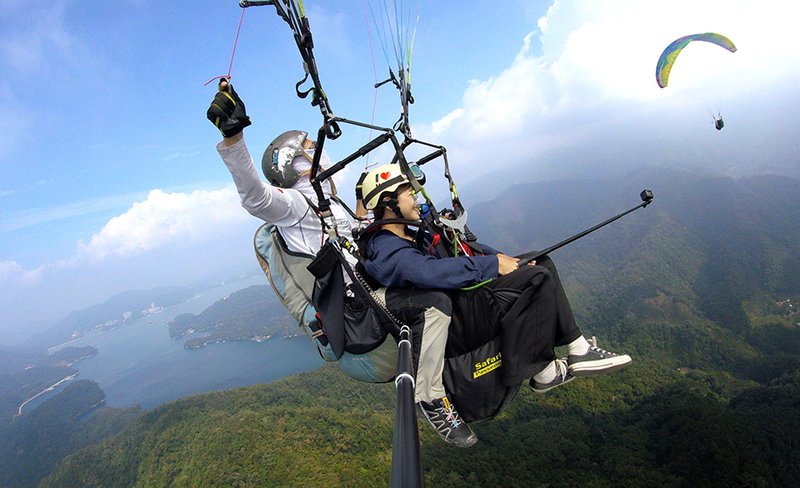 Nantou｜Sun Moon Lake Paragliding Experience