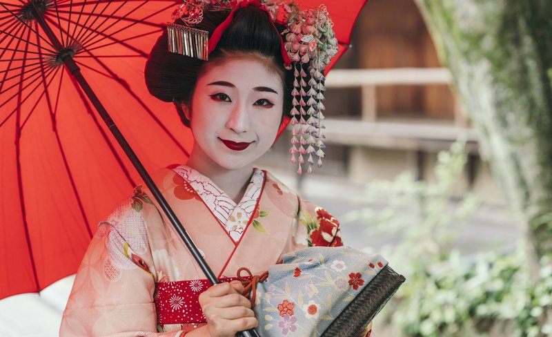 Kyoto Kimono Rental Experience and Maiko Dinner Show