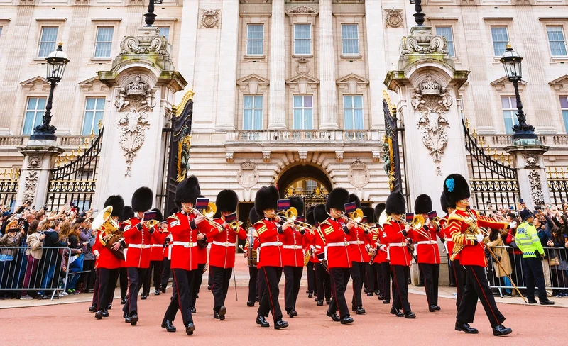 Changing of the Guards and Tower of London tour in London