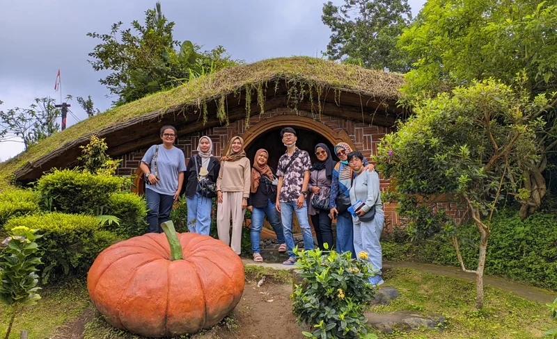 Yogyakarta 2-Day Private Borobudur & Prambanan Temples Tour