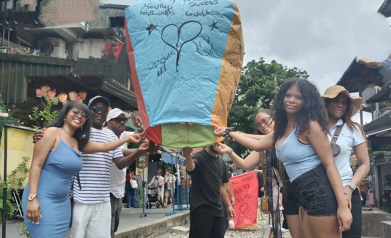 Shifen Old Street Sky Lantern Blessing Experience - Grandma's Lantern
