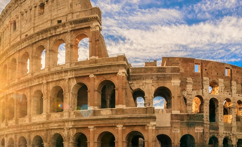 Colosseum and Roman Forum Guided Tour in Rome