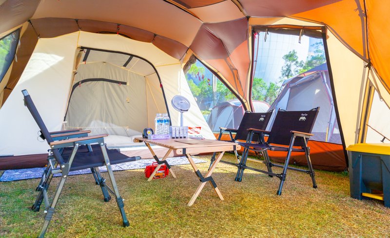 Taoyuan: Equipped Camping Experience at Fame Hall Garden Hotel