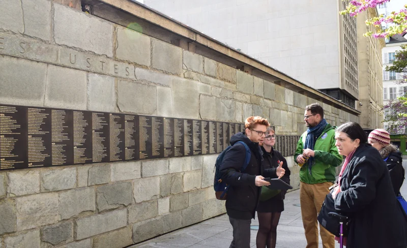 Paris Le Marais & Montmartre Small-Group Half-Day Tour
