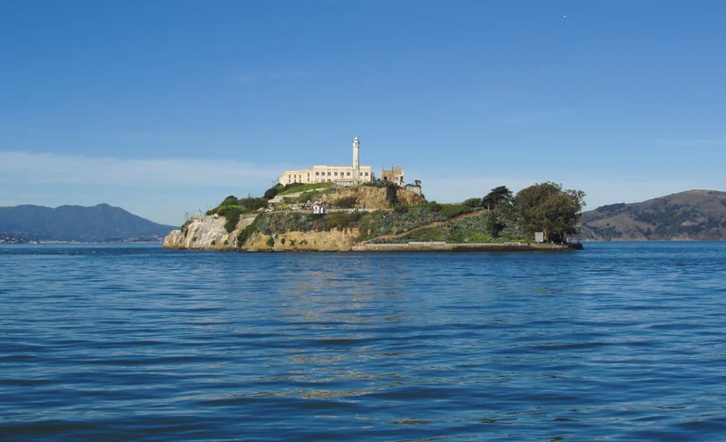 Visit Alcatraz + Golden Gate Bridge Bike Tour (2-Day)