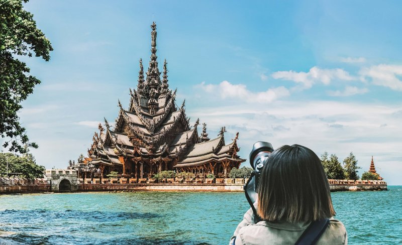 Pattaya Instagram Tour: Sanctuary of Truth, Mini Siam, Pattaya Viewpoint, and Khao Chi Chan