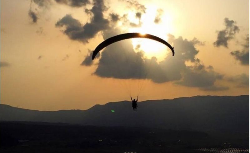 Tandem Paragliding in Aso